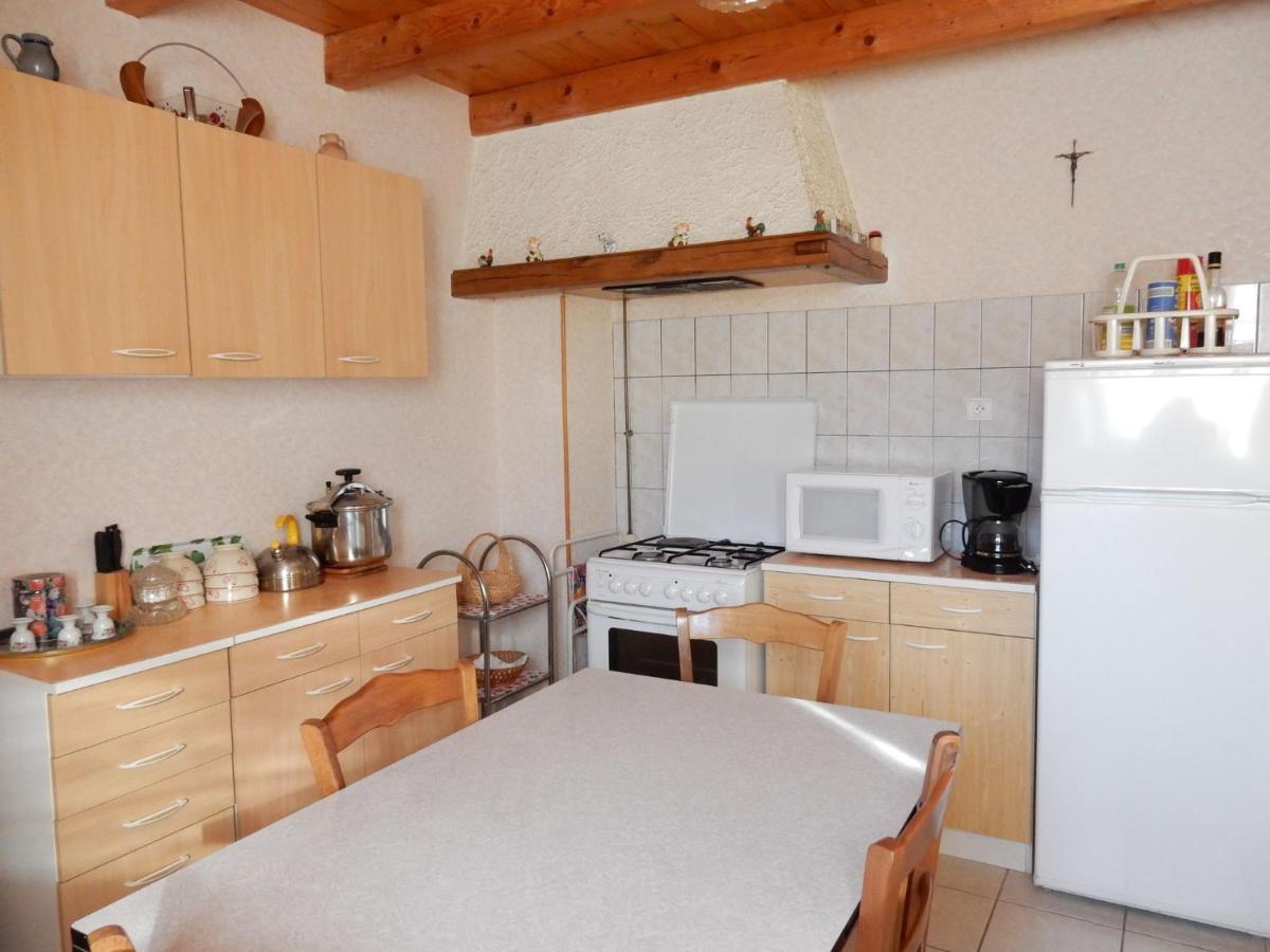 Spacious Holiday Home Near The Forest Esmoulieres Oda fotoğraf